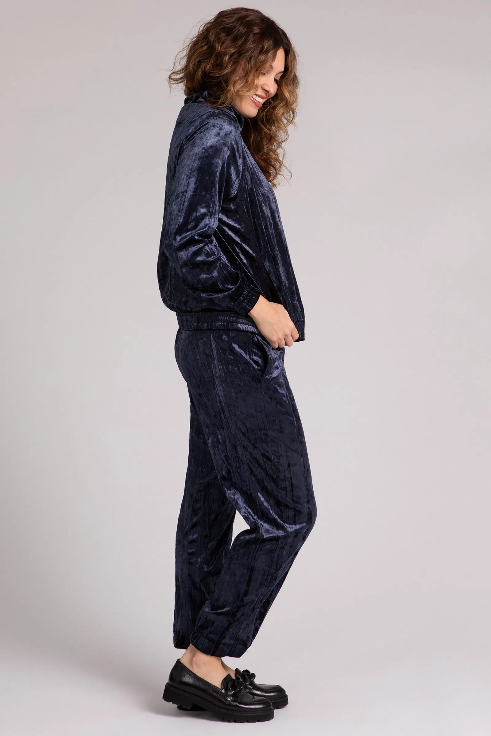 Crinkle Velvet Zip Front Warm Up | Navy